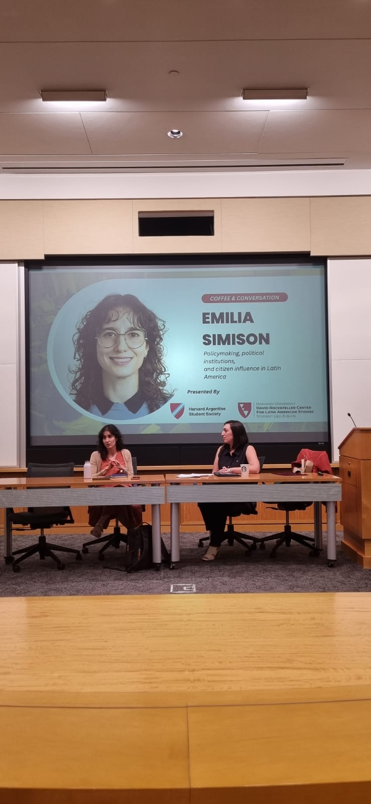 Coffee & Conversation con Emilia Simison